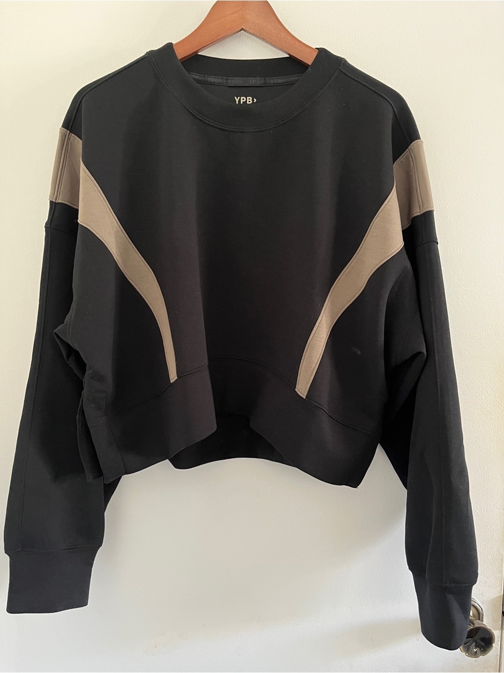 Abercrombie YPB Cropped Colorblock Sweatshirt Black Taupe Size M